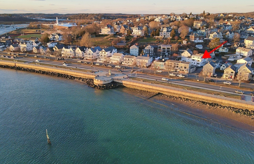 55 Mansfield St, Gloucester, Massachusetts, 2 Bedrooms Bedrooms, 4 Rooms Rooms,2 BathroomsBathrooms,Residential,For Sale,Mansfield St,73470355