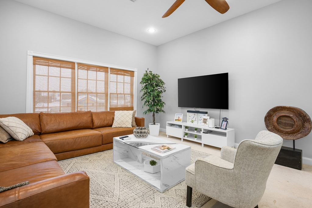 68 Center St, Barnstable, Massachusetts, 2 Bedrooms Bedrooms, 3 Rooms Rooms,2 BathroomsBathrooms,Residential,For Sale,Center St,73470415