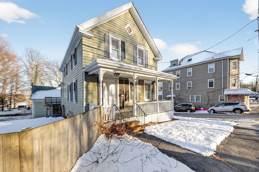 253 Adams Street, Fairhaven, Massachusetts, 3 Bedrooms Bedrooms, 6 Rooms Rooms,1 BathroomBathrooms,Residential,For Sale,Adams Street,73470535