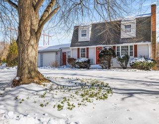 12 Doane Terrace, South Hadley, Massachusetts, 4 Bedrooms Bedrooms, 8 Rooms Rooms,2 BathroomsBathrooms,Residential,For Sale,Doane Terrace,73461452