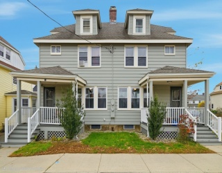 52-54 Everett St, Easthampton, Massachusetts, 6 Bedrooms Bedrooms, 10 Rooms Rooms,2 BathroomsBathrooms,Residential Income,For Sale,Everett St,73449566