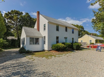21 Lyndale Rd, Yarmouth, Massachusetts, 6 Bedrooms Bedrooms, 10 Rooms Rooms,2 BathroomsBathrooms,Residential Income,For Sale,Lyndale Rd,73439027