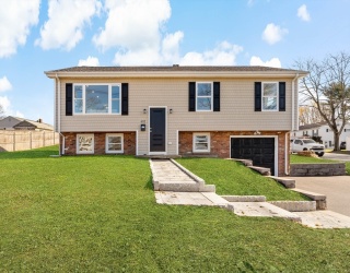 602 Regan Rd, Somerset, Massachusetts, 3 Bedrooms Bedrooms, 7 Rooms Rooms,2 BathroomsBathrooms,Residential,For Sale,Regan Rd,73459785