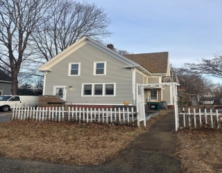 111 Division St, North Attleboro, Massachusetts, 2 Bedrooms Bedrooms, 4 Rooms Rooms,1 BathroomBathrooms,Residential Lease,For Rent,Division St,73470605