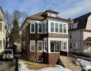 72 Fremont St, Winthrop, Massachusetts, 7 Bedrooms Bedrooms, 12 Rooms Rooms,2 BathroomsBathrooms,Residential Income,For Sale,Fremont St,73470613