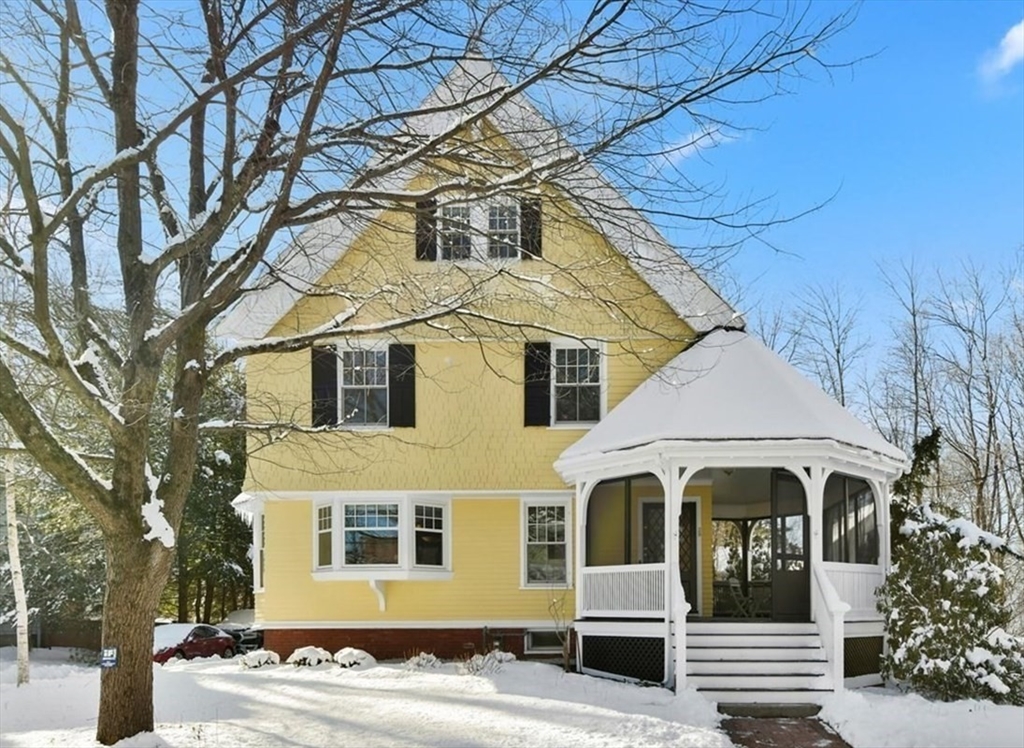 28 Devens St, Concord, Massachusetts, 5 Bedrooms Bedrooms, 8 Rooms Rooms,3.5 BathroomsBathrooms,Residential,For Sale,Devens St,73470669