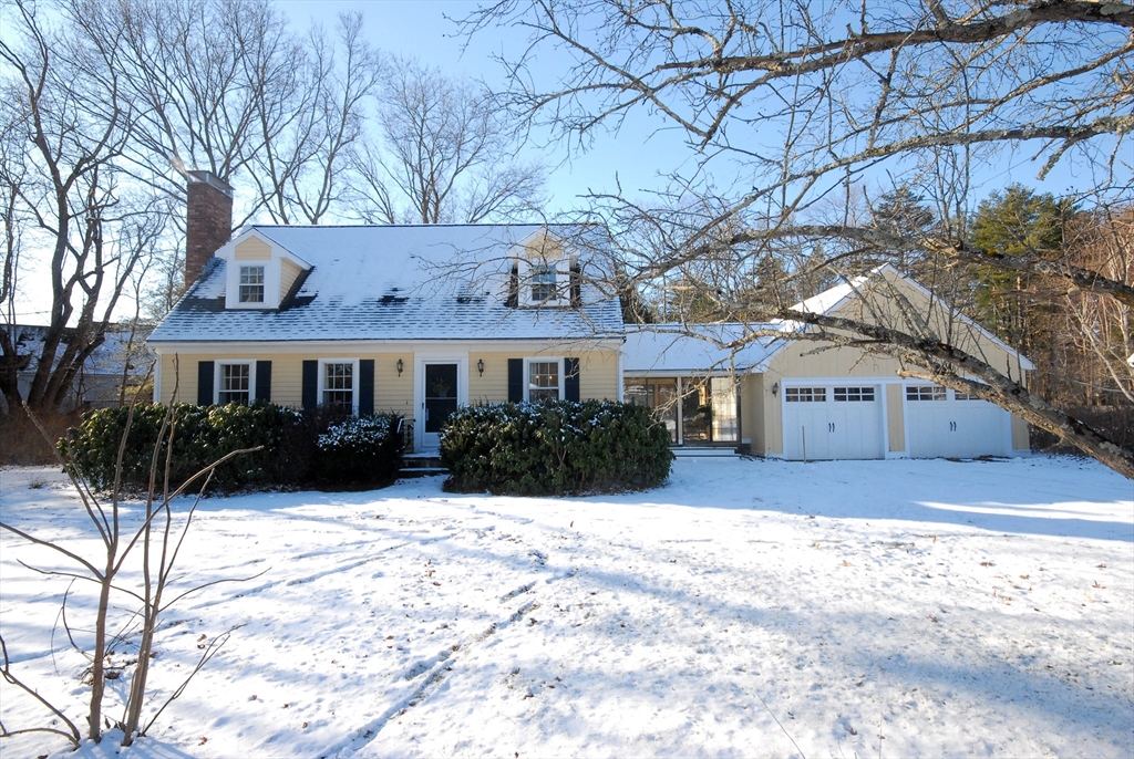 100 Harrington Ave, Concord, Massachusetts, 3 Bedrooms Bedrooms, 7 Rooms Rooms,1.5 BathroomsBathrooms,Residential,For Sale,Harrington Ave,73470709