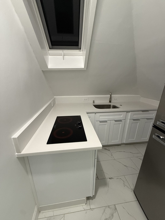 9 Winton St, Boston, Massachusetts, 2 Bedrooms Bedrooms, 2 Rooms Rooms,1 BathroomBathrooms,Residential Lease,For Rent,Winton St,73470710