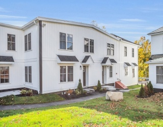 50 Frankfort St, Fitchburg, Massachusetts, 2 Bedrooms Bedrooms, 4 Rooms Rooms,2.5 BathroomsBathrooms,Residential,For Sale,Frankfort St,73470717