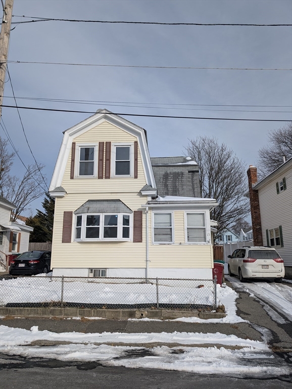 15 Dana St, Lowell, Massachusetts, 3 Bedrooms Bedrooms, 6 Rooms Rooms,1 BathroomBathrooms,Residential,For Sale,Dana St,73470729