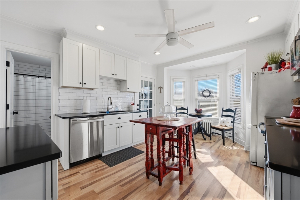 19 Gage Street, Lynn, Massachusetts, 5 Bedrooms Bedrooms, 13 Rooms Rooms,3 BathroomsBathrooms,Residential Income,For Sale,Gage Street,73470776