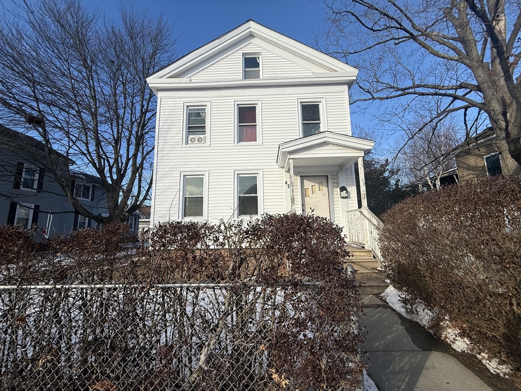 42 Florence St, Springfield, Massachusetts, 8 Bedrooms Bedrooms, 14 Rooms Rooms,2 BathroomsBathrooms,Residential Income,For Sale,Florence St,73470809