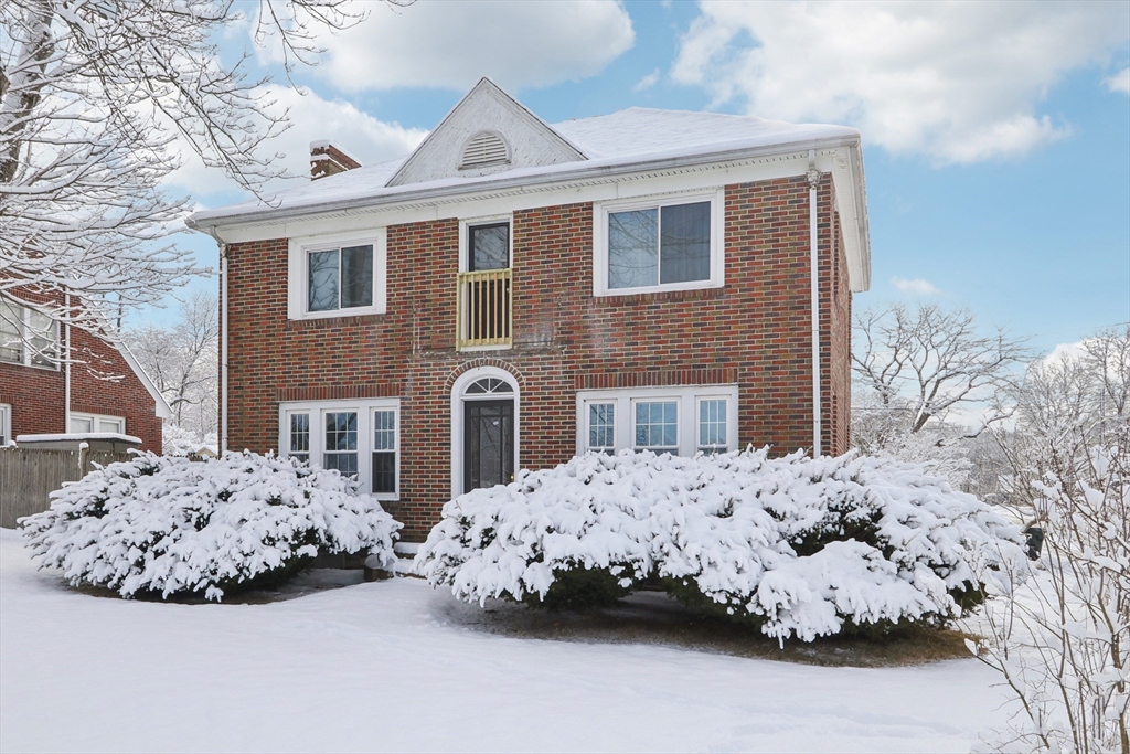 113 West Main, Dudley, Massachusetts, 4 Bedrooms Bedrooms, 11 Rooms Rooms,2 BathroomsBathrooms,Residential Income,For Sale,West Main,73470759