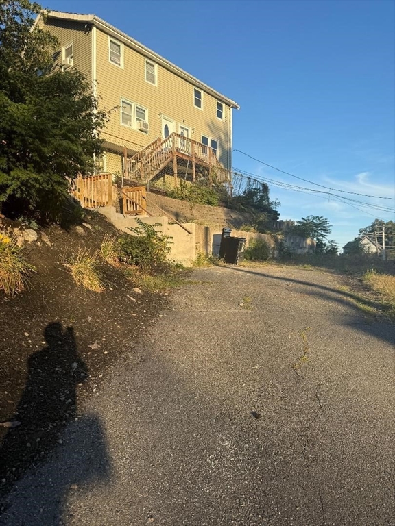 9-11 Hesper Street, Lynn, Massachusetts, 3 Bedrooms Bedrooms, 5 Rooms Rooms,1.5 BathroomsBathrooms,Residential Lease,For Rent,Hesper Street,73470839