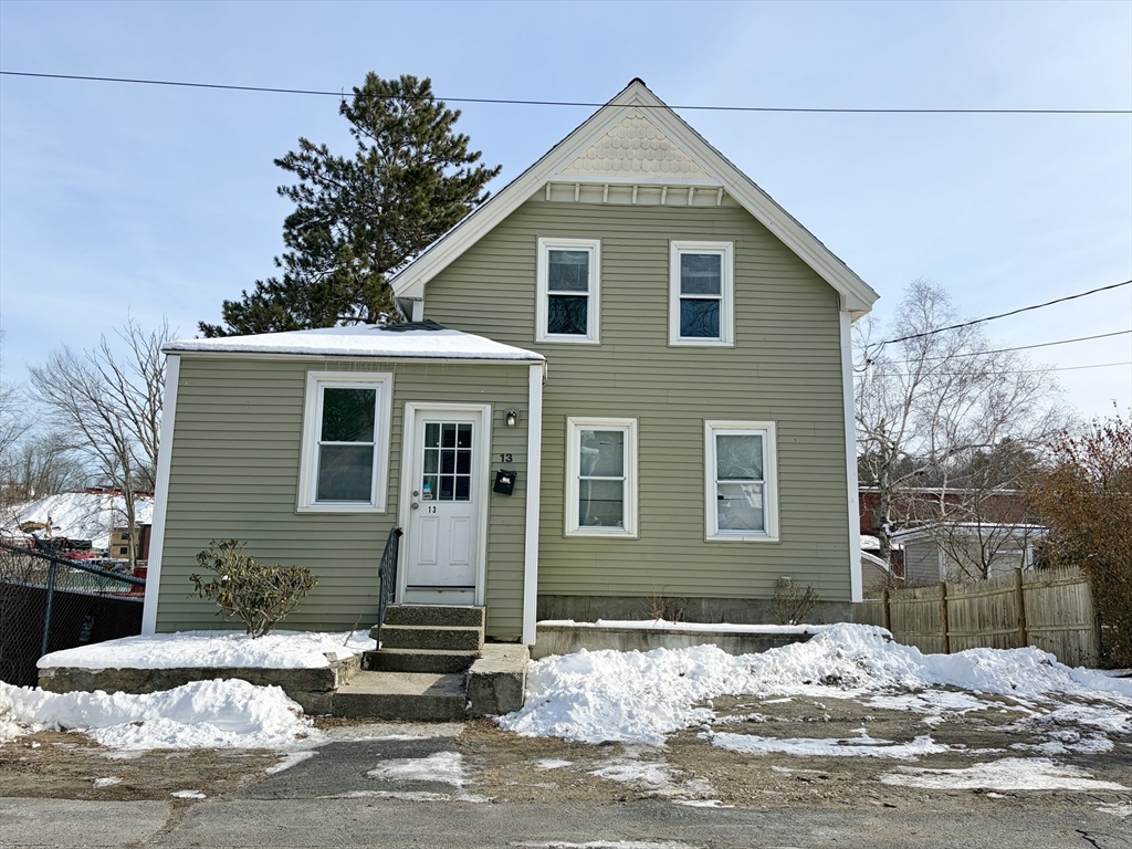 13 Jerry St, Fitchburg, Massachusetts, 3 Bedrooms Bedrooms, 6 Rooms Rooms,2 BathroomsBathrooms,Residential,For Sale,Jerry St,73470847