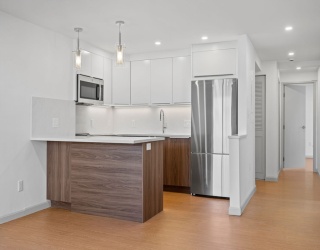 1243 Beacon Street, Brookline, Massachusetts, 3 Bedrooms Bedrooms, 6 Rooms Rooms,2 BathroomsBathrooms,Residential,For Sale,Beacon Street,73470645