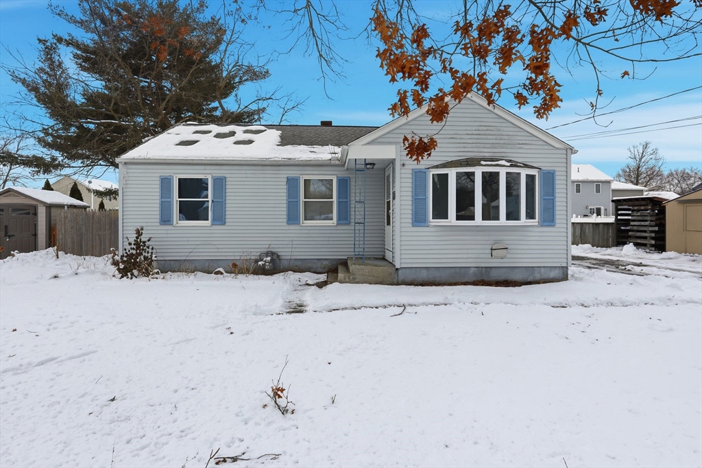 130 Spear Rd, Springfield, Massachusetts, 3 Bedrooms Bedrooms, 6 Rooms Rooms,1 BathroomBathrooms,Residential,For Sale,Spear Rd,73470965