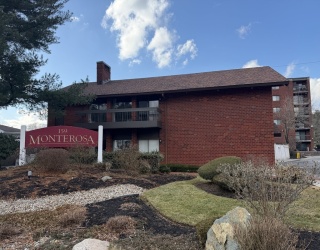 159 Main Street, Stoneham, Massachusetts, 2 Bedrooms Bedrooms, 5 Rooms Rooms,2 BathroomsBathrooms,Residential,For Sale,Main Street,73470973