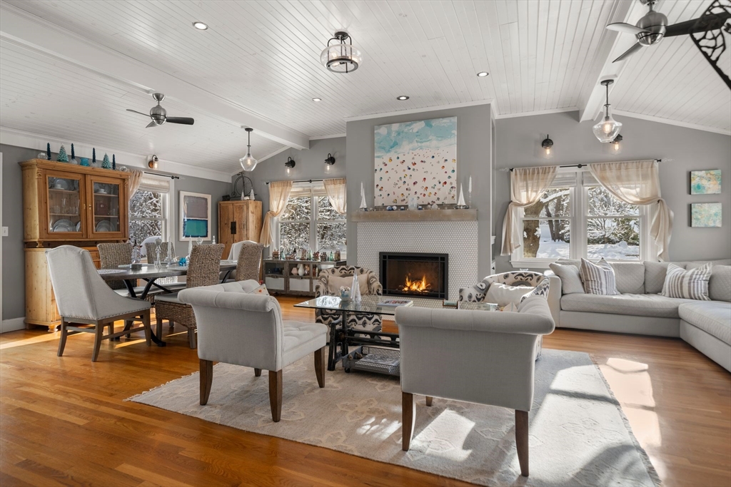 62 Oakland St Ext, Natick, Massachusetts, 5 Bedrooms Bedrooms, 10 Rooms Rooms,2.5 BathroomsBathrooms,Residential,For Sale,Oakland St Ext,73471012