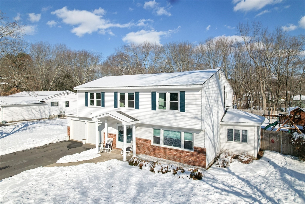 11 Wingate Rd., Holliston, Massachusetts, 4 Bedrooms Bedrooms, 8 Rooms Rooms,2.5 BathroomsBathrooms,Residential,For Sale,Wingate Rd.,73470960