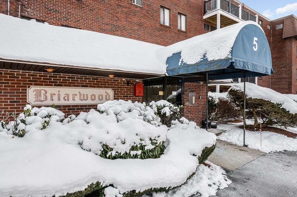 5 Washington Street, Reading, Massachusetts, 1 Bedroom Bedrooms, 3 Rooms Rooms,1 BathroomBathrooms,Residential,For Sale,Washington Street,73471026