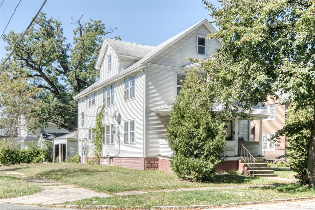 156 -158 Norfolk St, Springfield, Massachusetts, 4 Bedrooms Bedrooms, 10 Rooms Rooms,2 BathroomsBathrooms,Residential Income,For Sale,Norfolk St,73433783