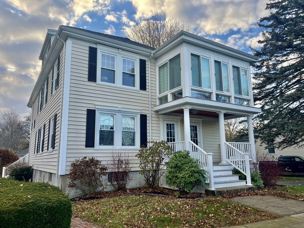 11 Sumner Road, Salem, Massachusetts, 7 Bedrooms Bedrooms, 12 Rooms Rooms,3 BathroomsBathrooms,Residential Income,For Sale,Sumner Road,73459251