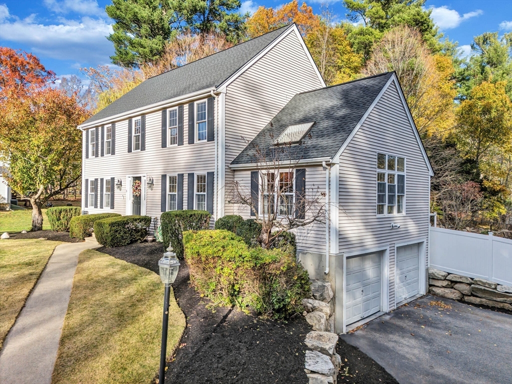 5 Fales St, Medway, Massachusetts, 4 Bedrooms Bedrooms, 8 Rooms Rooms,2.5 BathroomsBathrooms,Residential,For Sale,Fales St,73451710