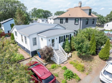 44 Woodland Rd, Revere, Massachusetts, 2 Bedrooms Bedrooms, 5 Rooms Rooms,1 BathroomBathrooms,Residential,For Sale,Woodland Rd,73410823