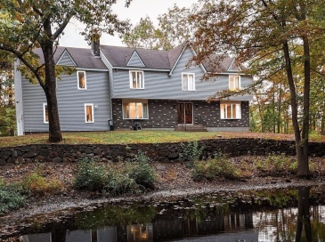 35 Shoreline Drive, Foxboro, Massachusetts, 5 Bedrooms Bedrooms, 10 Rooms Rooms,3.5 BathroomsBathrooms,Residential,For Sale,Shoreline Drive,73411719