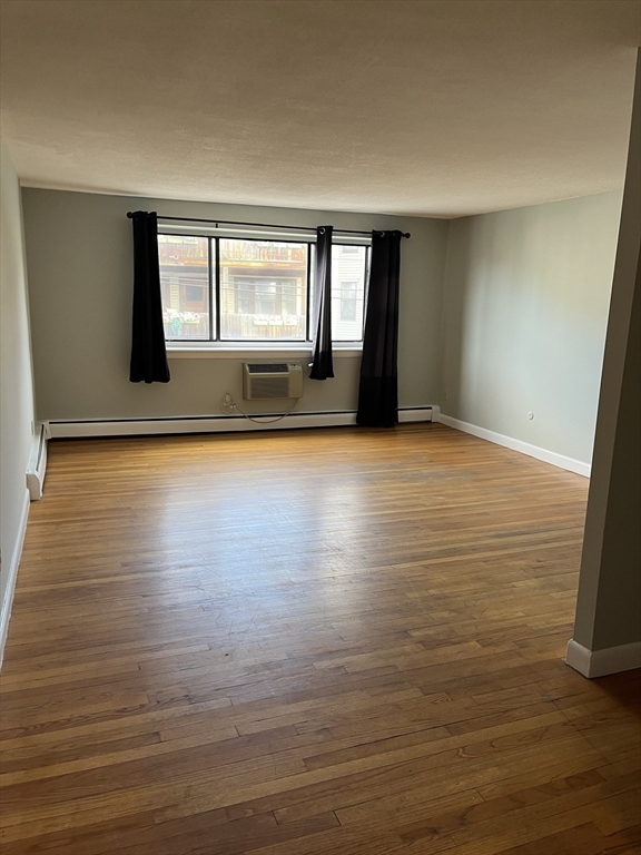 39 Linden St, Boston, Massachusetts, 2 Bedrooms Bedrooms, 5 Rooms Rooms,1 BathroomBathrooms,Residential Lease,For Rent,Linden St,73456482