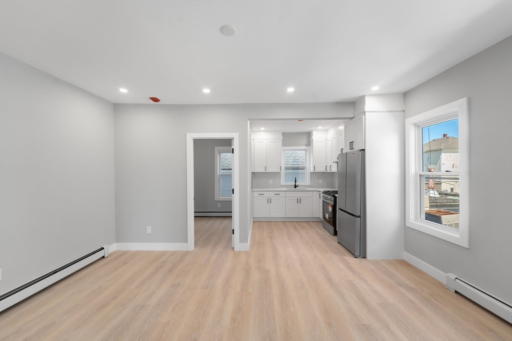 735 Broadway, Pawtucket, Rhode Island, 12 Bedrooms Bedrooms, 24 Rooms Rooms,6.5 BathroomsBathrooms,Residential Income,For Sale,Broadway,73471060