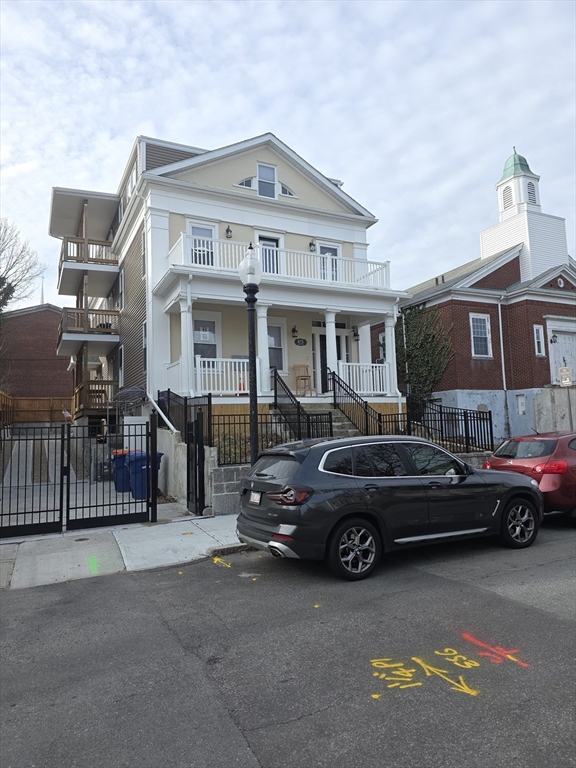 475 Purchase Street, New Bedford, Massachusetts, 3 Bedrooms Bedrooms, 4 Rooms Rooms,1 BathroomBathrooms,Residential Lease,For Rent,Purchase Street,73471066