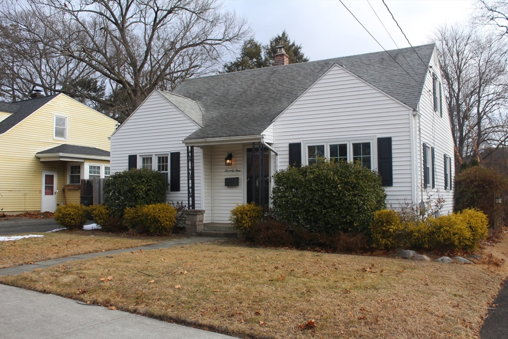 79 Roosevelt Avenue, Springfield, Massachusetts, 2 Bedrooms Bedrooms, 6 Rooms Rooms,2 BathroomsBathrooms,Residential,For Sale,Roosevelt Avenue,73467600