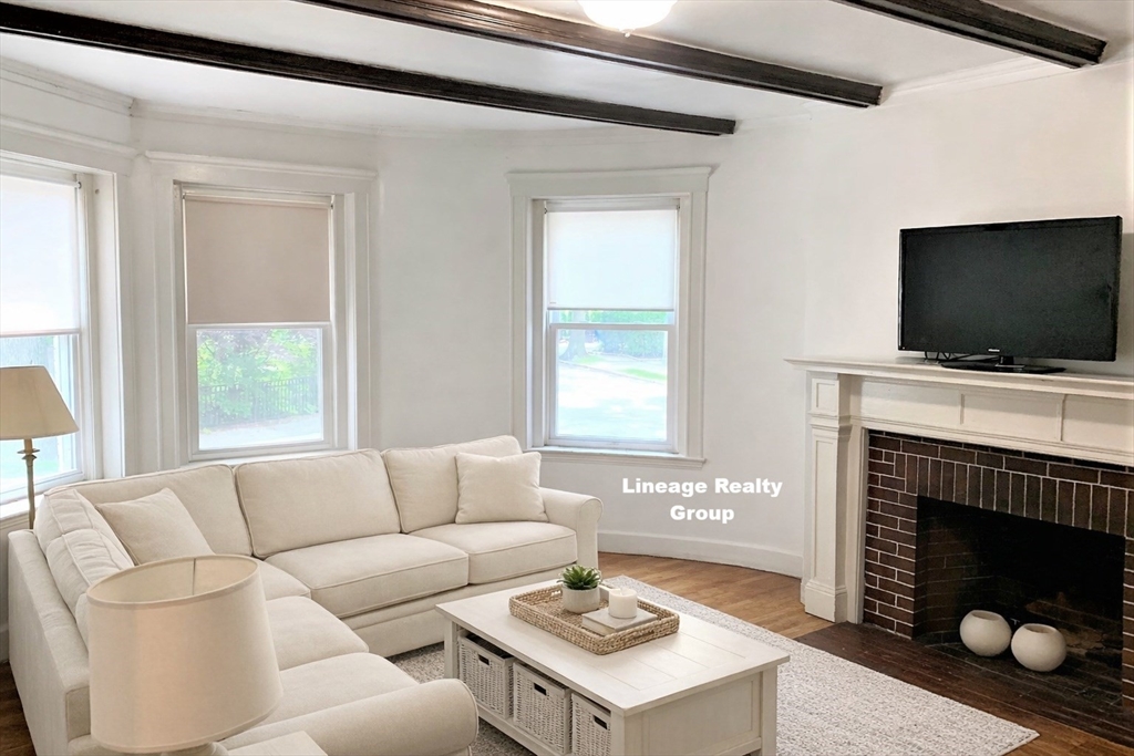 157 Thorndike, Brookline, Massachusetts, 4 Bedrooms Bedrooms, 6 Rooms Rooms,2 BathroomsBathrooms,Residential Lease,For Rent,Thorndike,73471142