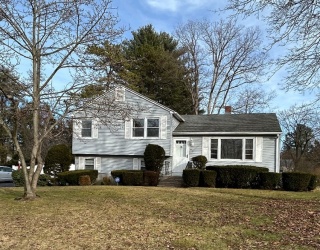 63 Meadowlark Dr, Longmeadow, Massachusetts, 3 Bedrooms Bedrooms, 6 Rooms Rooms,1.5 BathroomsBathrooms,Residential,For Sale,Meadowlark Dr,73471149