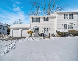 11 Fernwood St, North Andover, Massachusetts, 2 Bedrooms Bedrooms, 5 Rooms Rooms,1.5 BathroomsBathrooms,Residential,For Sale,Fernwood St,73471156
