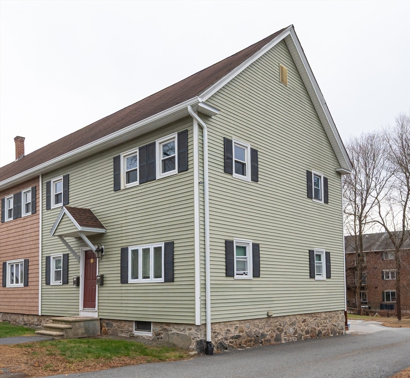 29 Mill St, Dracut, Massachusetts, 2 Bedrooms Bedrooms, 4 Rooms Rooms,1 BathroomBathrooms,Residential,For Sale,Mill St,73459628