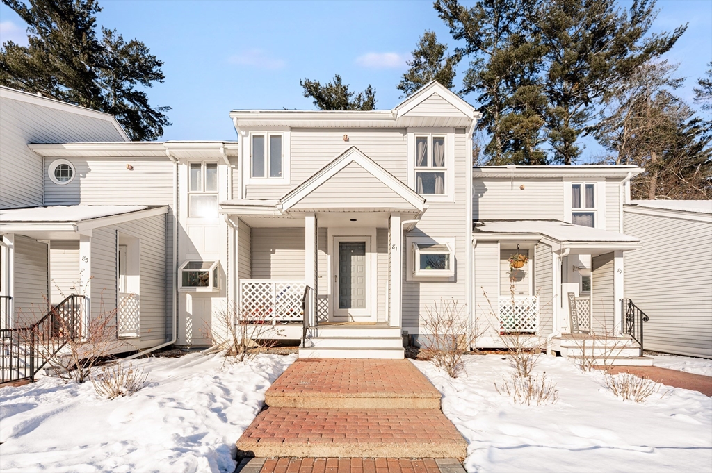 81 Alcott Circle, Taunton, Massachusetts, 2 Bedrooms Bedrooms, 6 Rooms Rooms,2.5 BathroomsBathrooms,Residential,For Sale,Alcott Circle,73471183