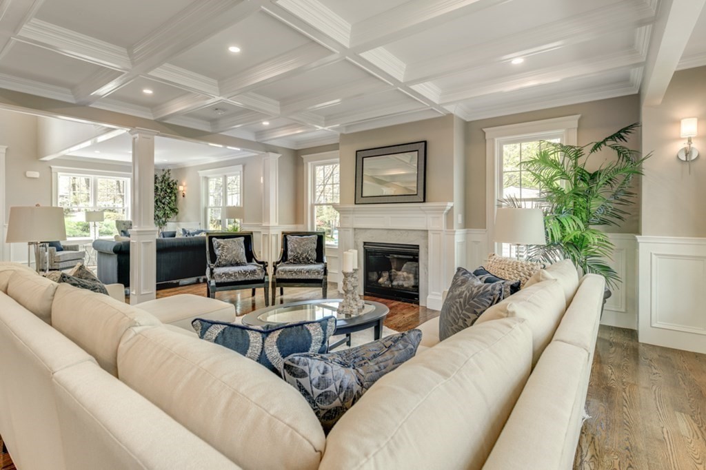 28 Maurice Rd, Wellesley, Massachusetts, 6 Bedrooms Bedrooms, 13 Rooms Rooms,5 BathroomsBathrooms,Residential Lease,For Rent,Maurice Rd,73471194