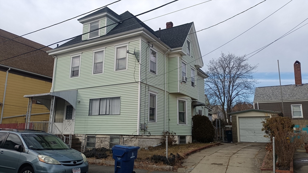 195 Grinnell St, New Bedford, Massachusetts, 4 Bedrooms Bedrooms, 10 Rooms Rooms,2 BathroomsBathrooms,Residential Income,For Sale,Grinnell St,73471200