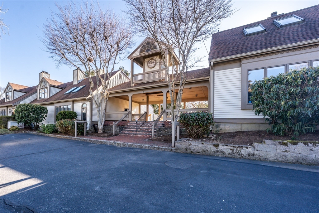 39 Blossom Ave, Barnstable, Massachusetts, 2 Bedrooms Bedrooms, 7 Rooms Rooms,2 BathroomsBathrooms,Residential,For Sale,Blossom Ave,73471246