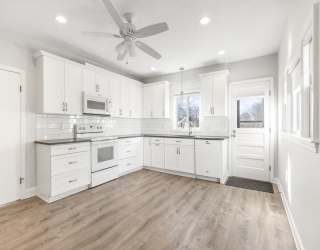 33 Pearl Street, Natick, Massachusetts, 3 Bedrooms Bedrooms, 7 Rooms Rooms,2 BathroomsBathrooms,Residential Lease,For Rent,Pearl Street,73471286