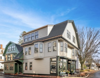 1 School Street, Manchester, Massachusetts, 1 Bedroom Bedrooms, 3 Rooms Rooms,1 BathroomBathrooms,Residential Lease,For Rent,School Street,73471289