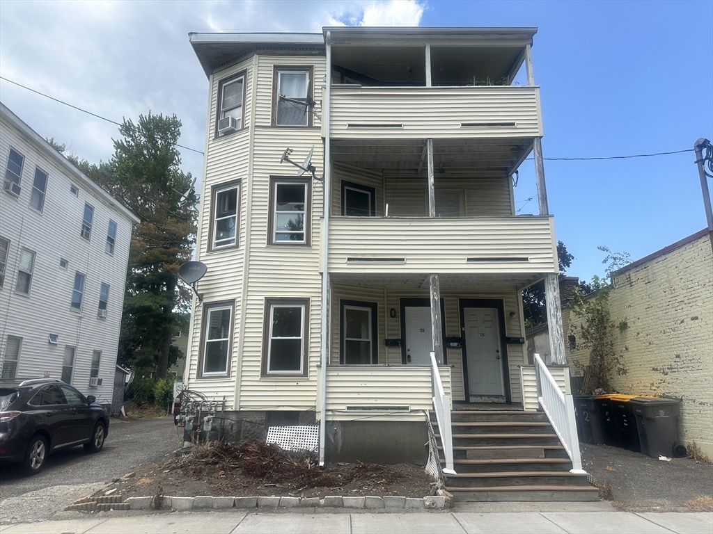 124 Kendall St, Framingham, Massachusetts, 3 Bedrooms Bedrooms, 5 Rooms Rooms,1 BathroomBathrooms,Residential Lease,For Rent,Kendall St,73471320