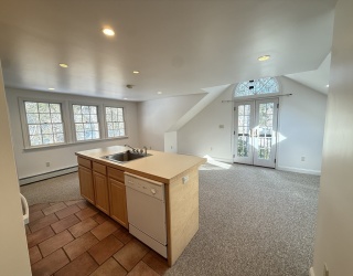 4 Cogswell St, Ipswich, Massachusetts, 1 Bedroom Bedrooms, 2 Rooms Rooms,1 BathroomBathrooms,Residential Lease,For Rent,Cogswell St,73471326