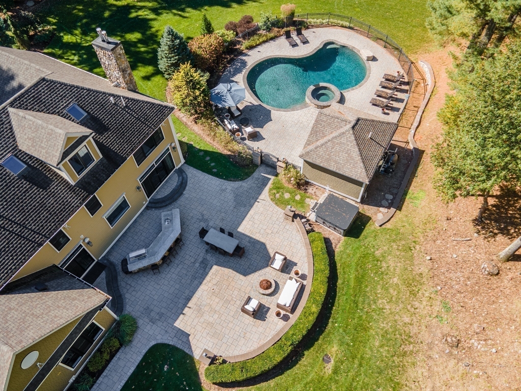 94 Elm St, Medfield, Massachusetts, 6 Bedrooms Bedrooms, 16 Rooms Rooms,6.5 BathroomsBathrooms,Residential,For Sale,Elm St,73446945