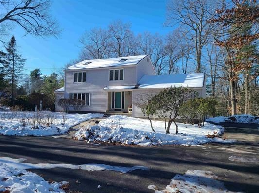 285 E Dunstable Rd, Nashua, New Hampshire, 3 Bedrooms Bedrooms, 7 Rooms Rooms,2.5 BathroomsBathrooms,Residential,For Sale,E Dunstable Rd,73461418