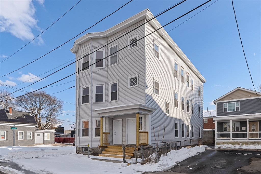 12-12A Durham St, Lawrence, Massachusetts, 9 Bedrooms Bedrooms, 18 Rooms Rooms,3 BathroomsBathrooms,Residential Income,For Sale,Durham St,73471377