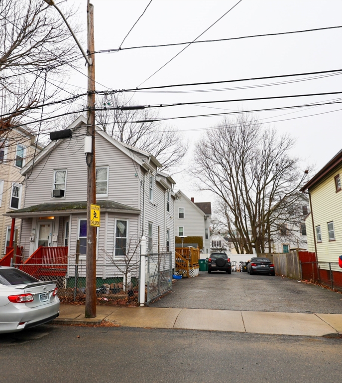 106 Williams Ave, Lynn, Massachusetts, 6 Bedrooms Bedrooms, 10 Rooms Rooms,2 BathroomsBathrooms,Residential Income,For Sale,Williams Ave,73471464